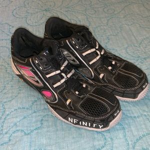 Nfinity Womens Volleyball Shoes Size 11